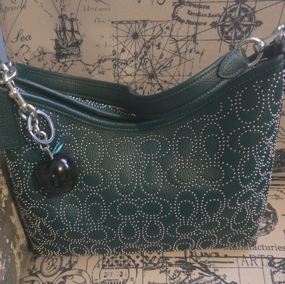 Rockraquel Poshmark Live SHOW! Poshlive! Let's have fun!!💚 - Picture 6 of 17